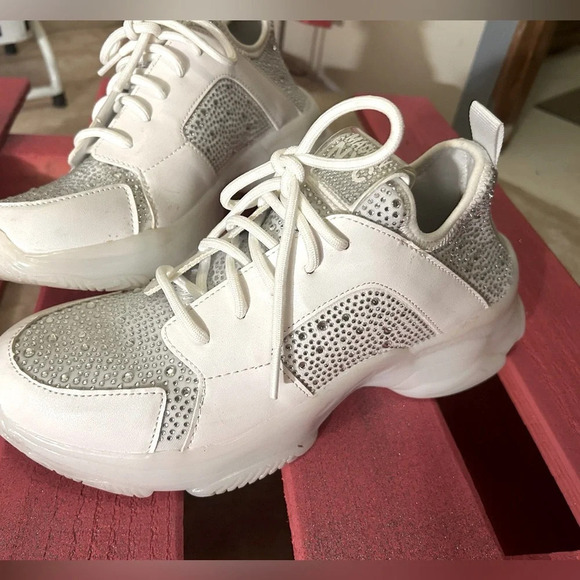 Steve Madden Women's Maxima Sneaker, size 9. - Picture 5 of 11